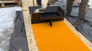 Видео машинки для нанесения смеси